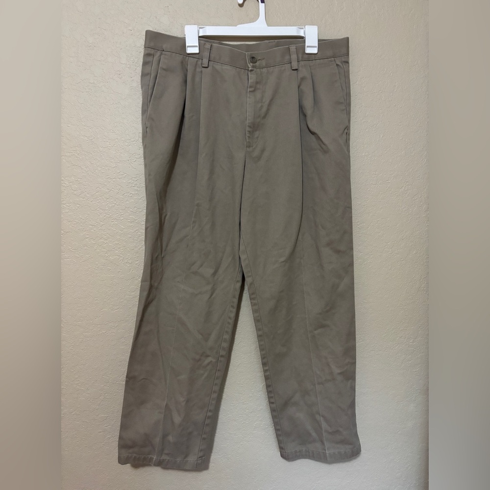 VINTAGE Dockers Men's Size W36 x L29 Pleated Classic Fit Pants Khakis Tan Beige